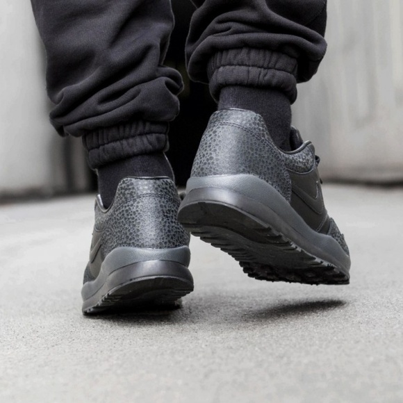 New Nike Air Safari Qs - Picture 2 of 8